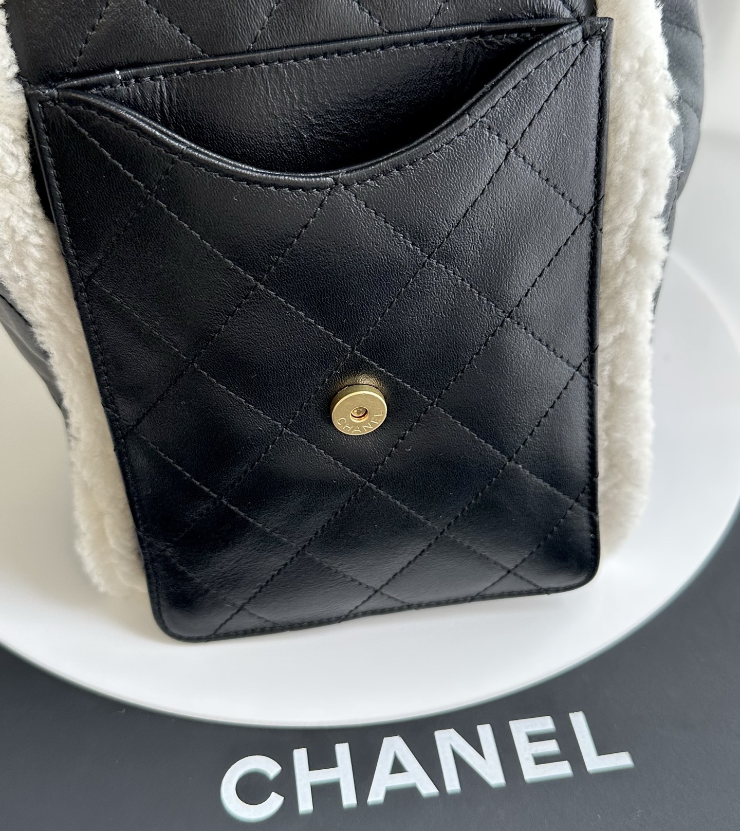 Chanel Large in Black and Cream rear pocket detail