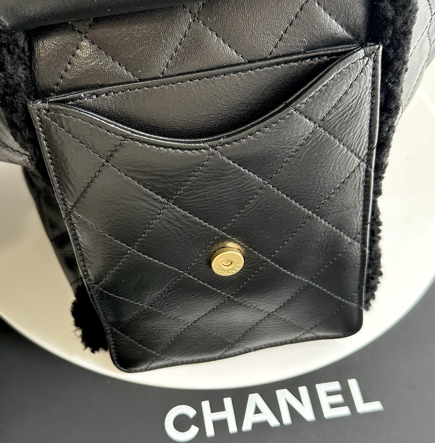 Chanel Large in Black and Cream rear pocket detail